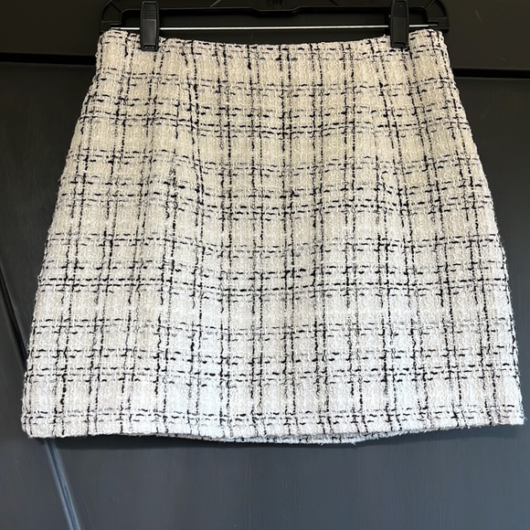 High Waist Tweed Plaid Mini Skirt - Picture 9 of 16